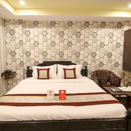 Oyo 9207 Chakri Guest House Visakhapatnam Buitenkant foto