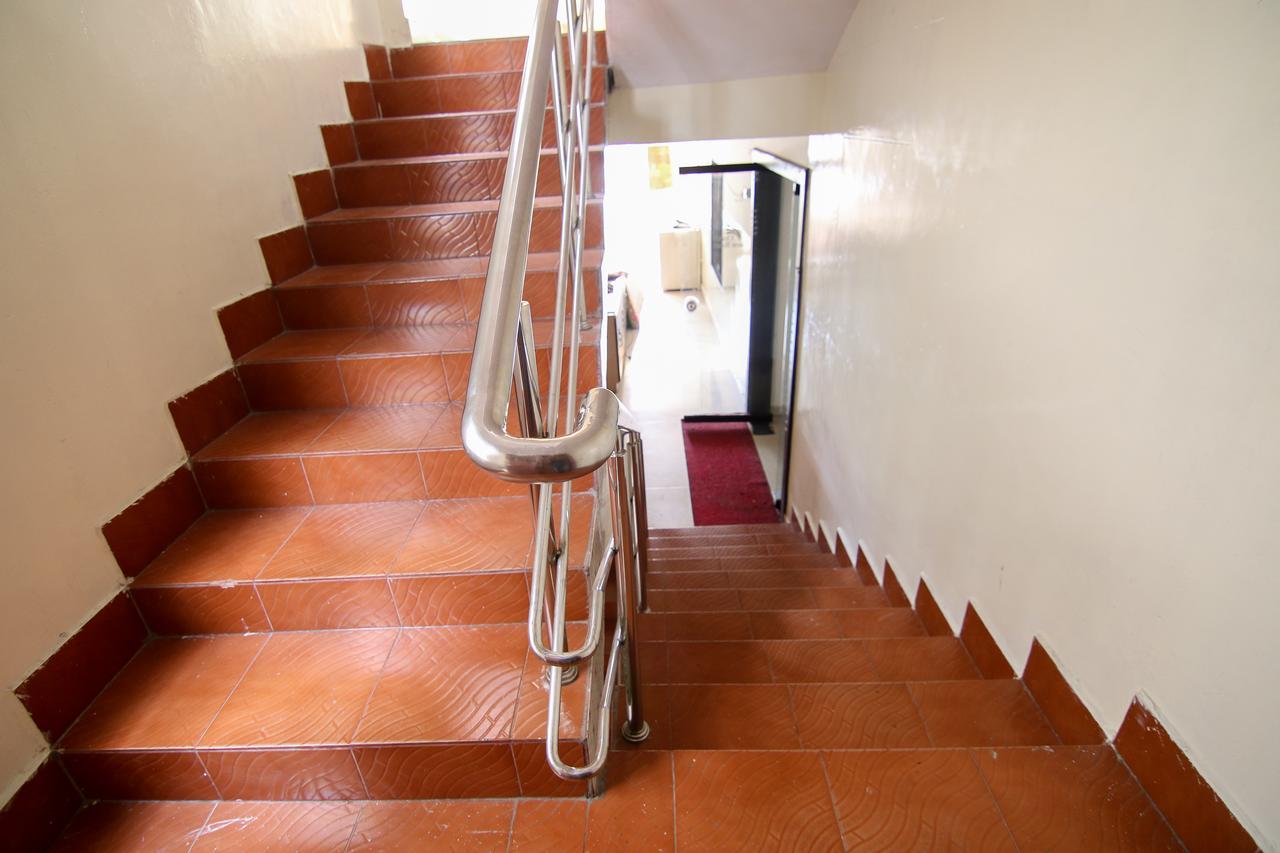 Oyo 9207 Chakri Guest House Visakhapatnam Buitenkant foto