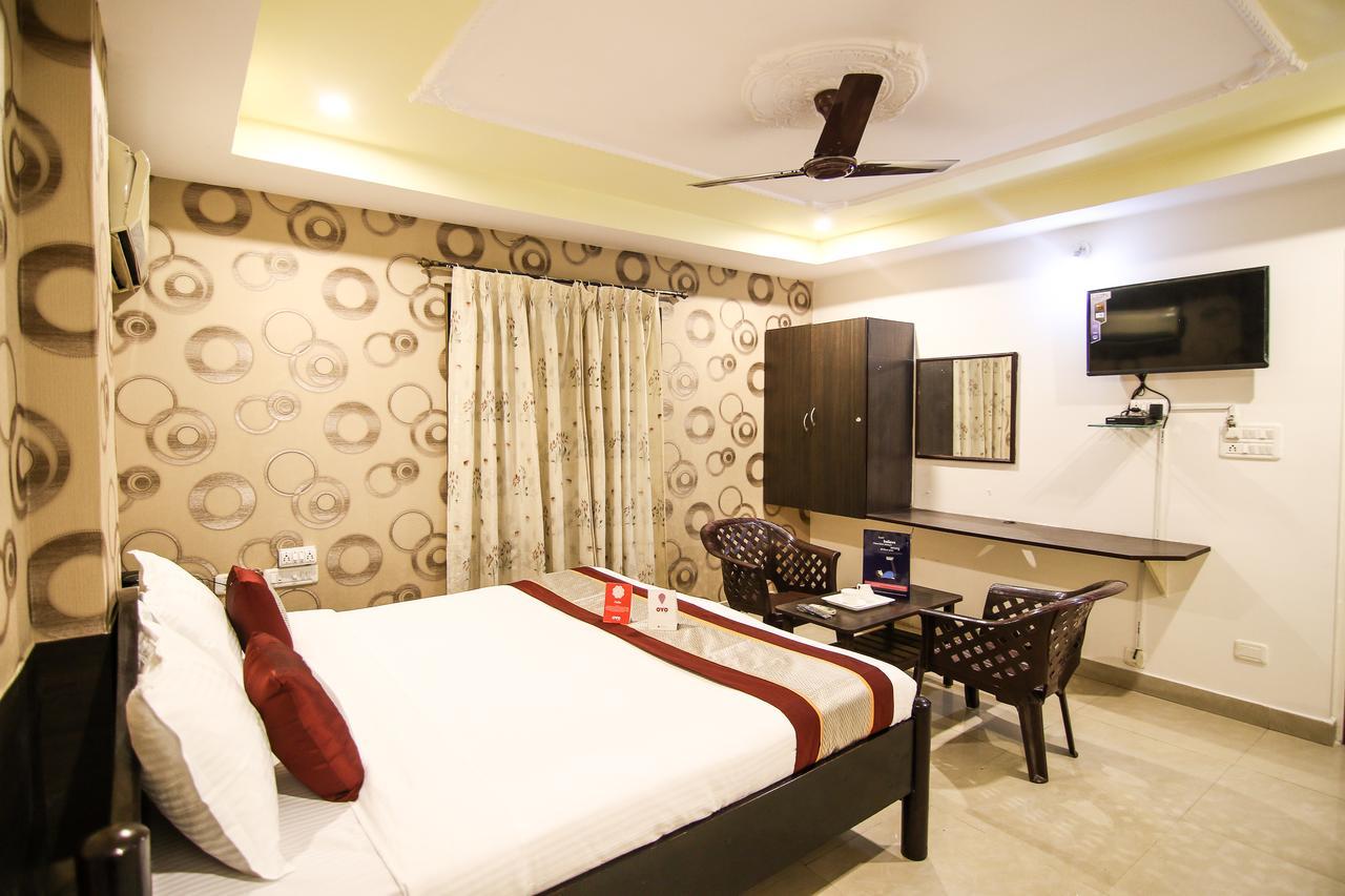 Oyo 9207 Chakri Guest House Visakhapatnam Buitenkant foto