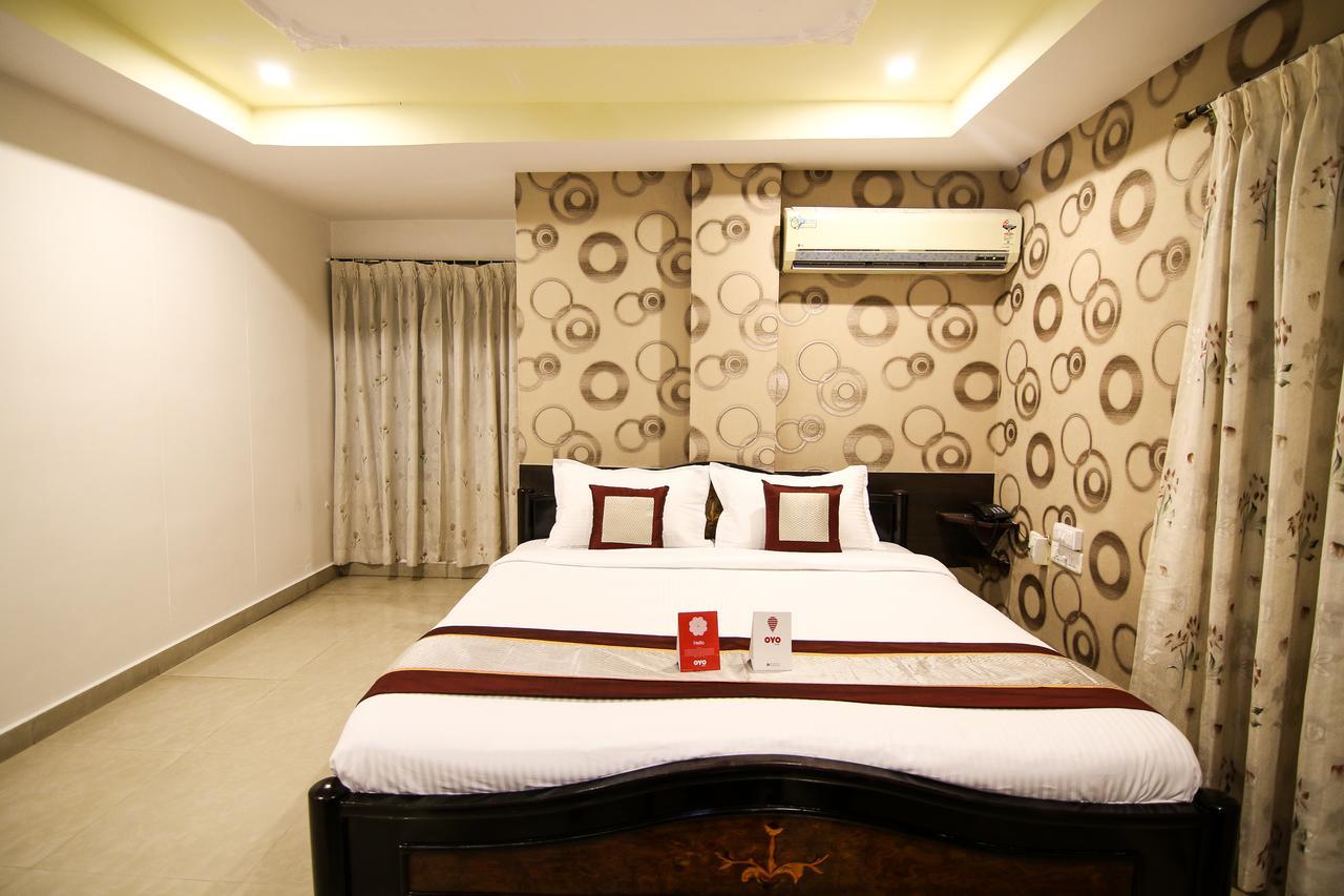 Oyo 9207 Chakri Guest House Visakhapatnam Buitenkant foto