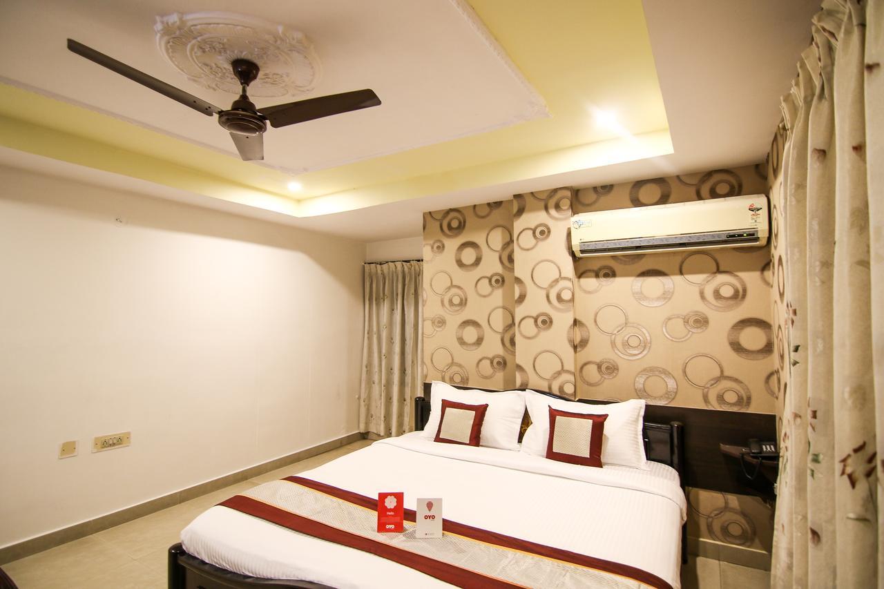 Oyo 9207 Chakri Guest House Visakhapatnam Buitenkant foto
