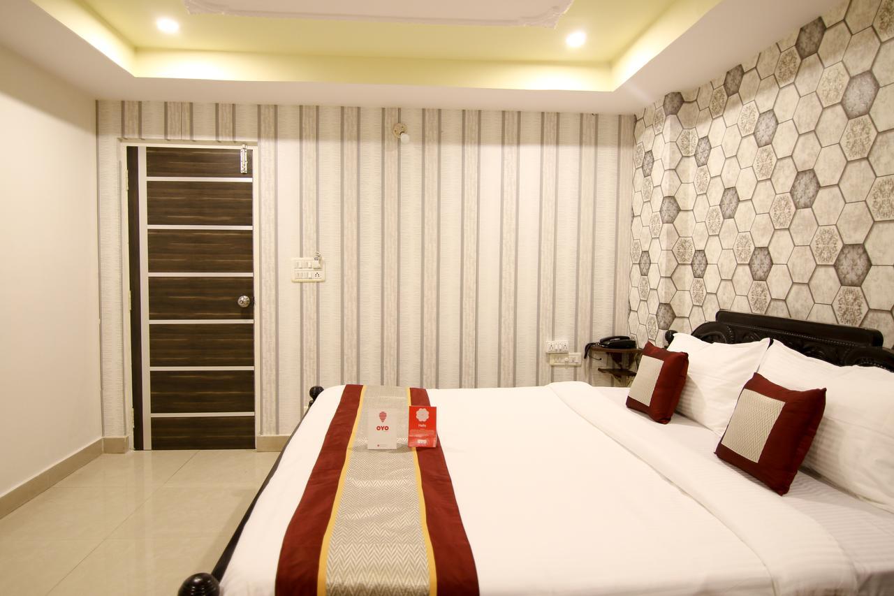 Oyo 9207 Chakri Guest House Visakhapatnam Buitenkant foto